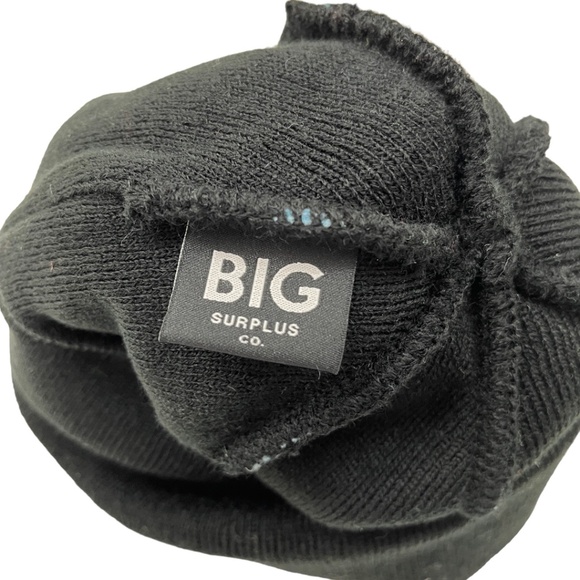 NWOT #Lit Pom Pom Beanie - Picture 5 of 7